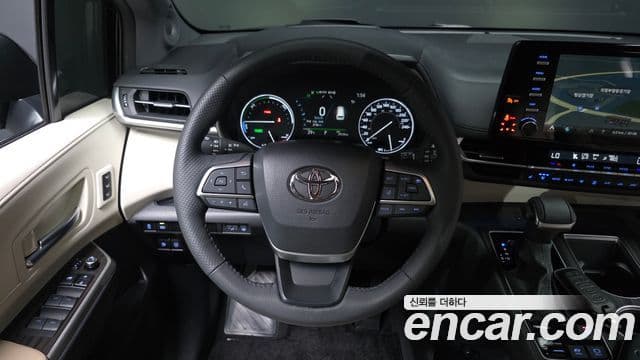 Toyota Sienna 2024 — Şəkil 13/37