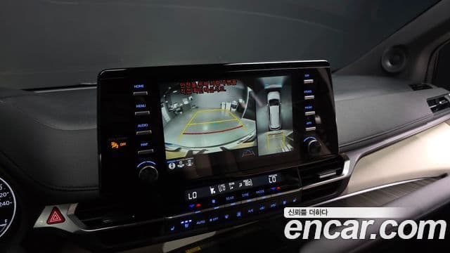 Toyota Sienna 2024 — Şəkil 18/37