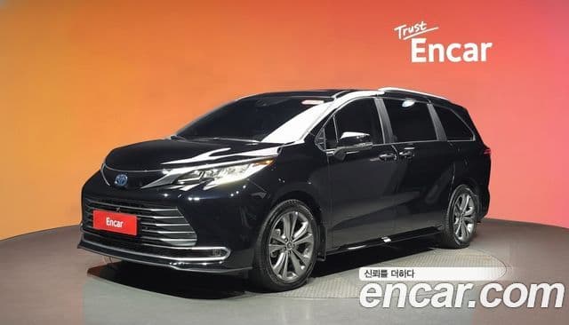 Toyota Sienna 2024 — Şəkil 11/37