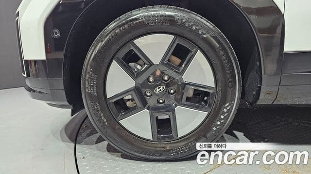 Hyundai Santa Fe 2024 — ფოტო 32/34