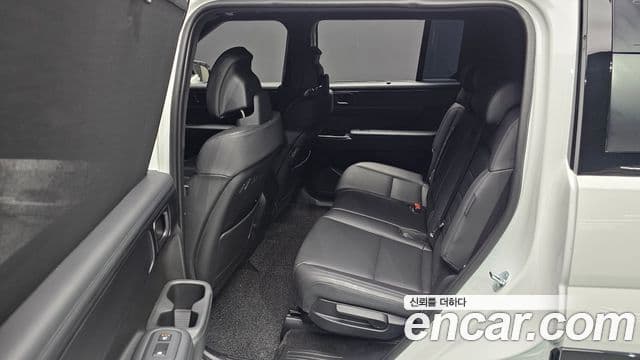Hyundai Santa Fe 2024 — ფოტო 7/34