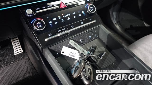 Hyundai Santa Fe 2024 — ფოტო 16/34