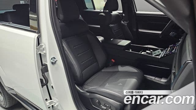 Hyundai Santa Fe 2024 — ფოტო 17/34