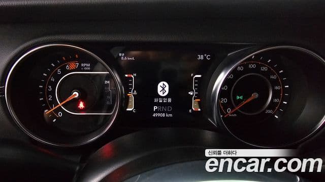 Jeep Wrangler 2021 — Şəkil 17/20