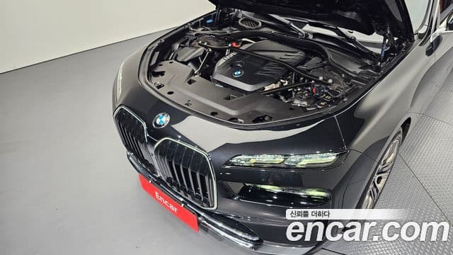 BMW 7 Series 2023 — Photo 11/35