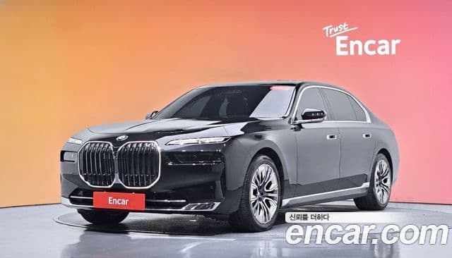 BMW 7 Series 2023 — Photo 27/35