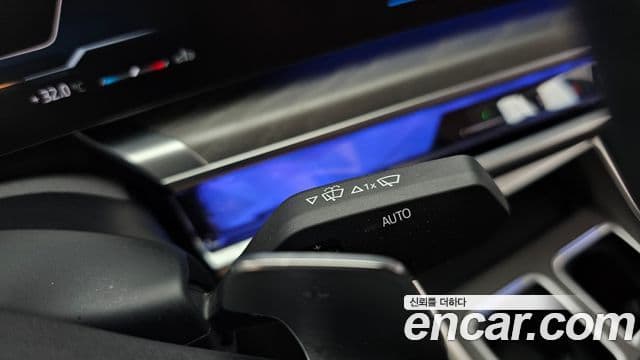 BMW 7 Series 2023 — Photo 18/35