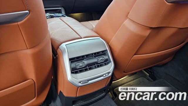 BMW 7 Series 2023 — Photo 13/35