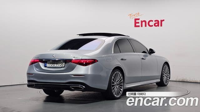 Mercedes-Benz S-Class 2024 — Photo 16/37