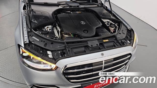 Mercedes-Benz S-Class 2024 — Photo 36/37