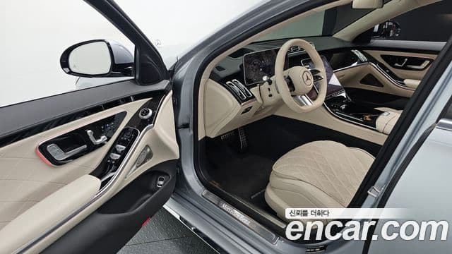 Mercedes-Benz S-Class 2024 — Photo 21/37