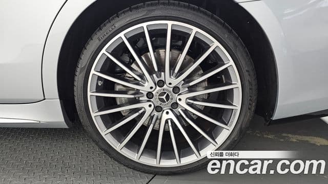 Mercedes-Benz S-Class 2024 — Photo 34/37