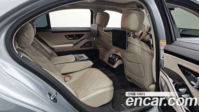 Mercedes-Benz S-Class 2024 — Photo 15/37