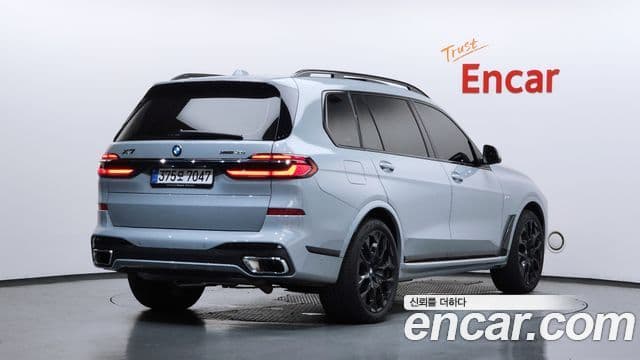 BMW X7 2025 — Photo 24/32