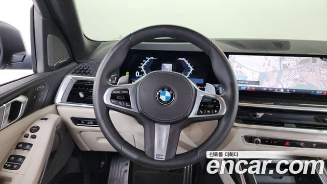 BMW X7 2025 — Photo 23/32