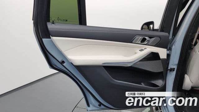 BMW X7 2025 — Photo 11/32