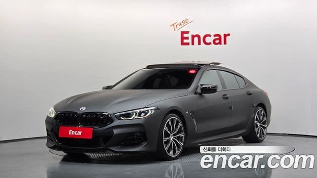 BMW 8 Series 2022 — Photo 10/36