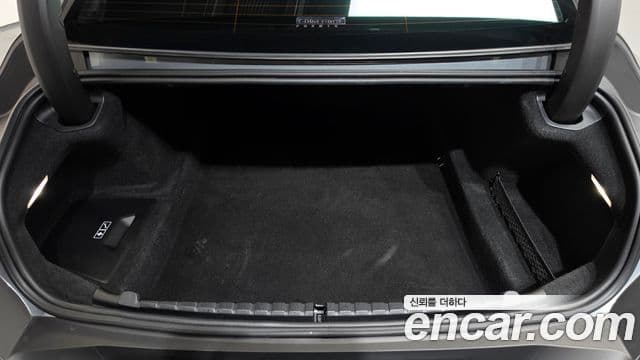 BMW 8 Series 2022 — Photo 26/36