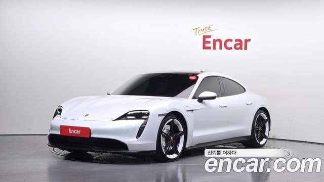 Porsche Taycan 2021 — Photo 2/34