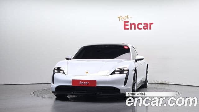 Porsche Taycan 2021 — Photo 19/34
