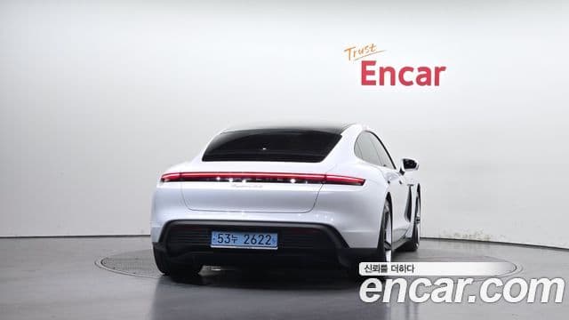 Porsche Taycan 2021 — Photo 4/34