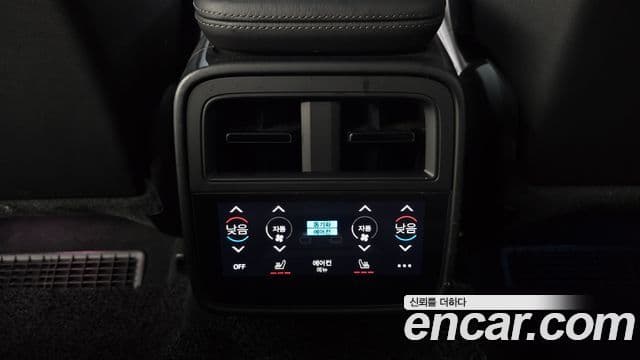 Porsche Taycan 2021 — Photo 27/34