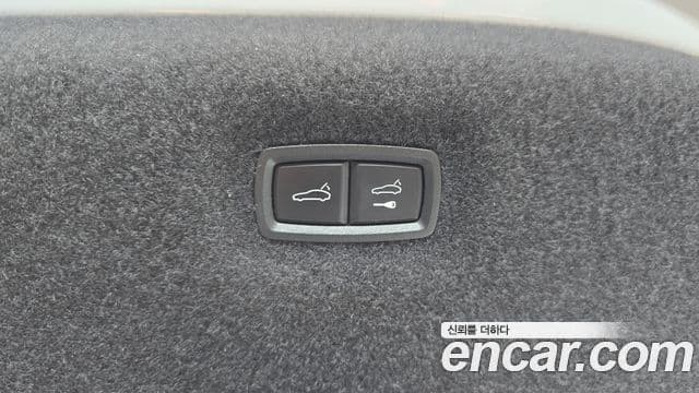 Porsche Taycan 2021 — Photo 9/34