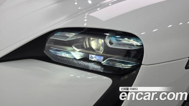 Porsche Taycan 2021 — Photo 21/34