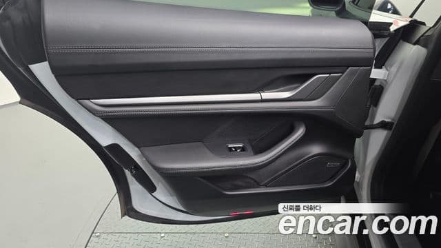 Porsche Taycan 2021 — Photo 15/34