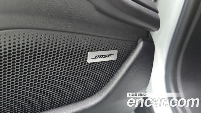 Porsche Taycan 2021 — Photo 14/34