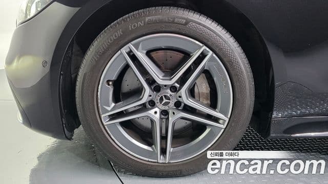Mercedes-Benz S-Class 2022 — Photo 13/33
