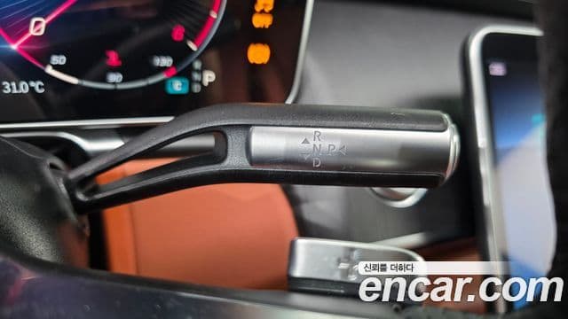 Mercedes-Benz S-Class 2022 — Photo 16/33