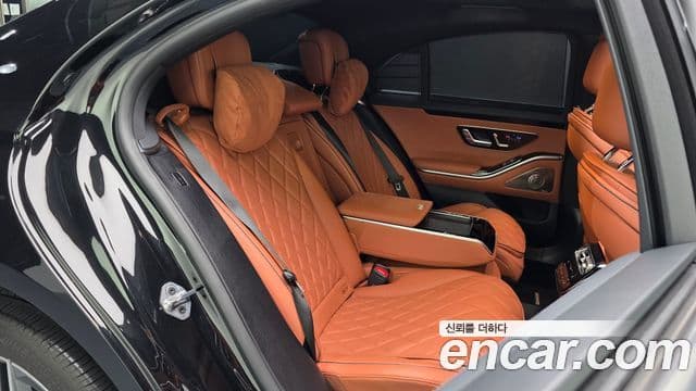 Mercedes-Benz S-Class 2022 — Photo 17/33