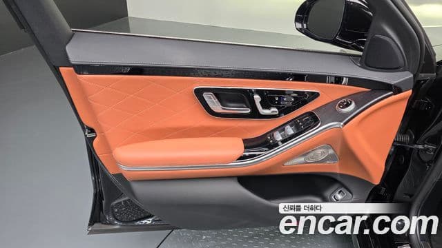 Mercedes-Benz S-Class 2022 — Photo 26/33
