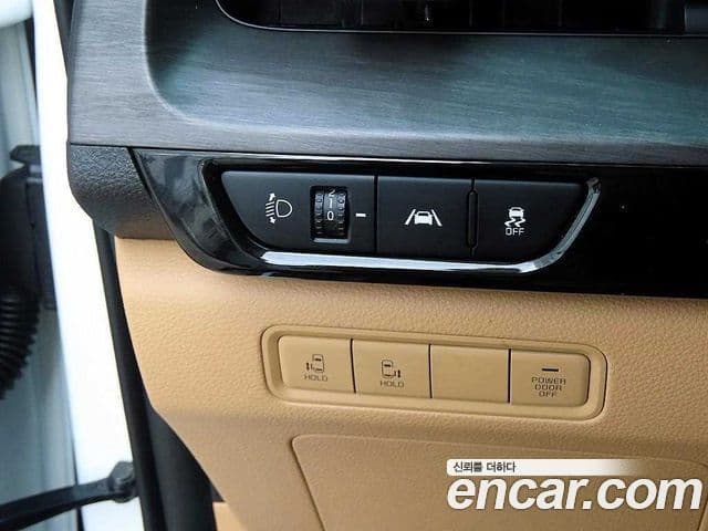 Kia Carnival 2023 — Фото 13/20