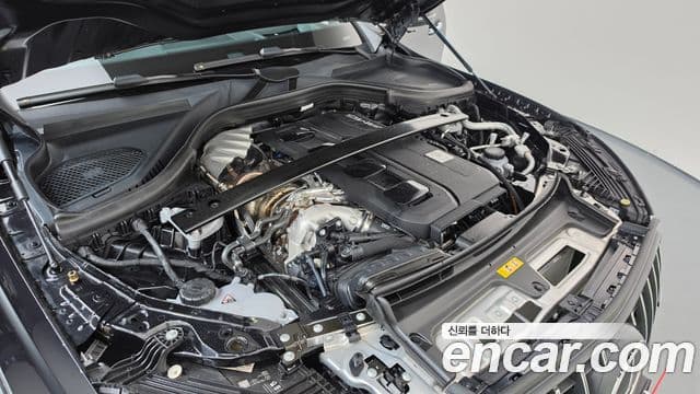 Mercedes-Benz GLC-Class 2025 — Photo 9/37
