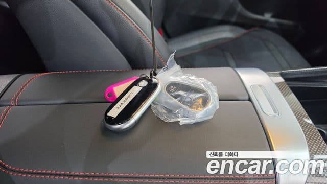 Mercedes-Benz GLC-Class 2025 — Photo 25/37