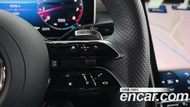 Mercedes-Benz GLC-Class 2025 — Photo 16/37