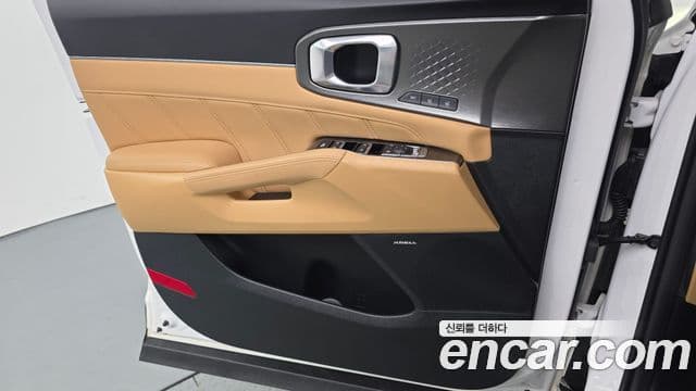 Kia Sorento 2022 — Photo 2/38