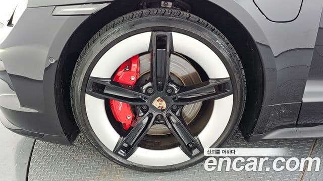 Porsche Taycan 2025 — ფოტო 3/31