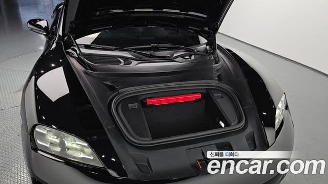 Porsche Taycan 2025 — ფოტო 24/31