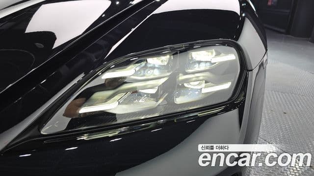 Porsche Taycan 2025 — ფოტო 7/31