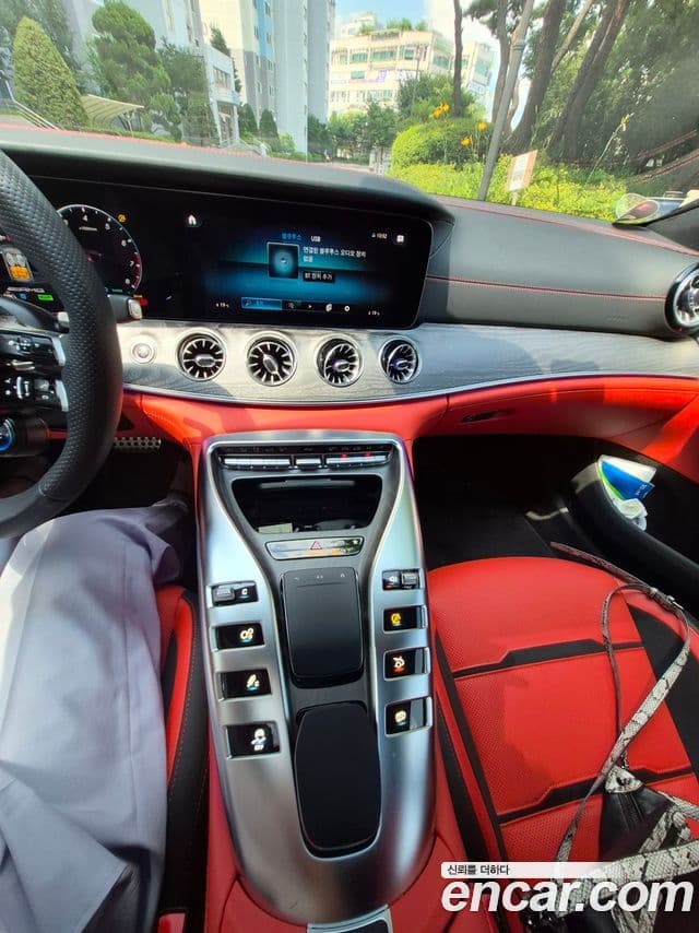 Mercedes-Benz AMG GT 2023 — Photo 4/16