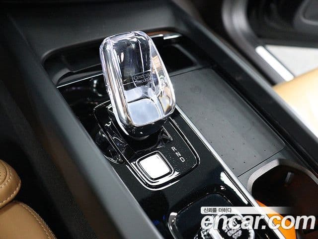 Volvo XC60 2024 — Photo 1/20