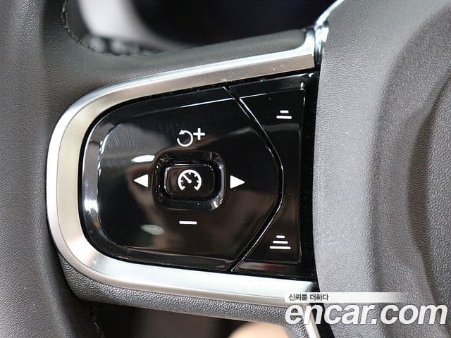 Volvo XC60 2024 — Photo 12/20