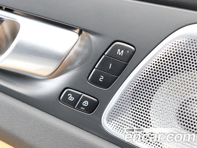 Volvo XC60 2024 — Photo 14/20