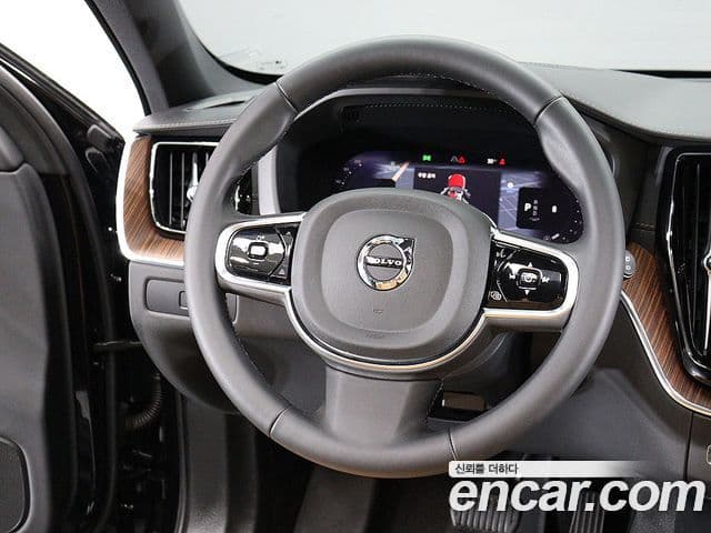 Volvo XC60 2024 — Photo 13/20