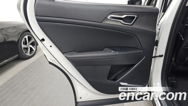 Kia Sportage 2025 — Photo 16/37