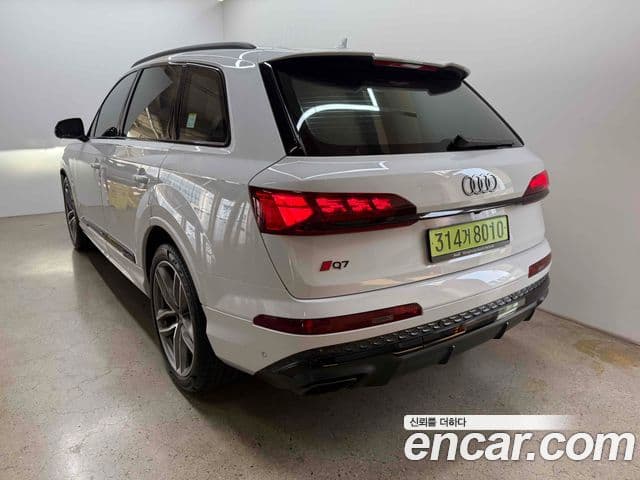 Audi Q7 2025 — Photo 8/20