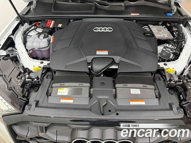 Audi Q7 2025 — Photo 2/20